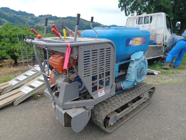 冷凍庫が止まり、車が鳴り、エンジンが黙った日